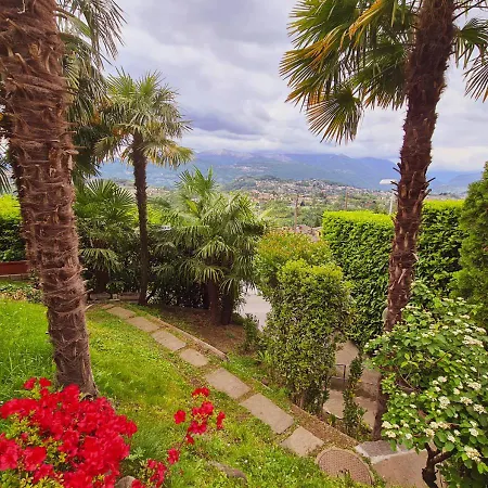 Apartamento With A View And Free Parking