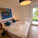 Daire With A View And Free Parking *